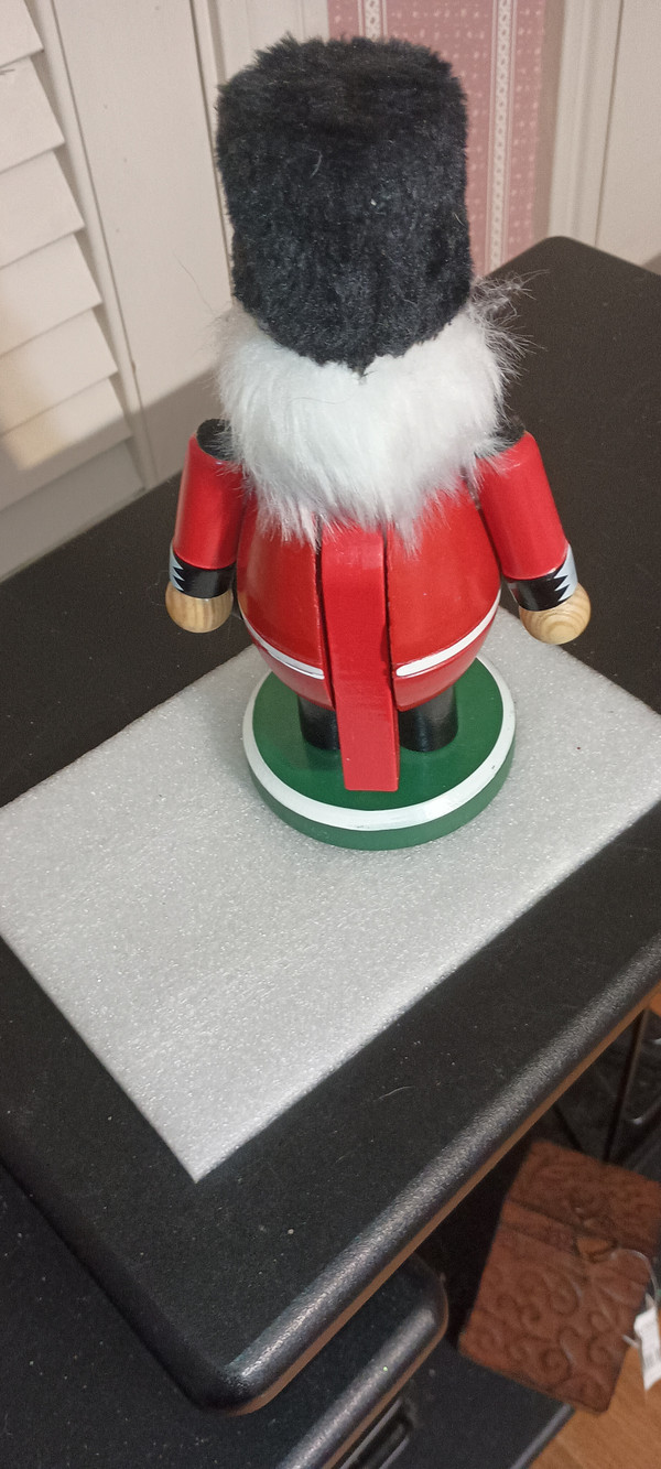 KURT ADLER-2020 INTERNATIONAL CHUBBY NUTCRACKER-ENGLAND-NEW