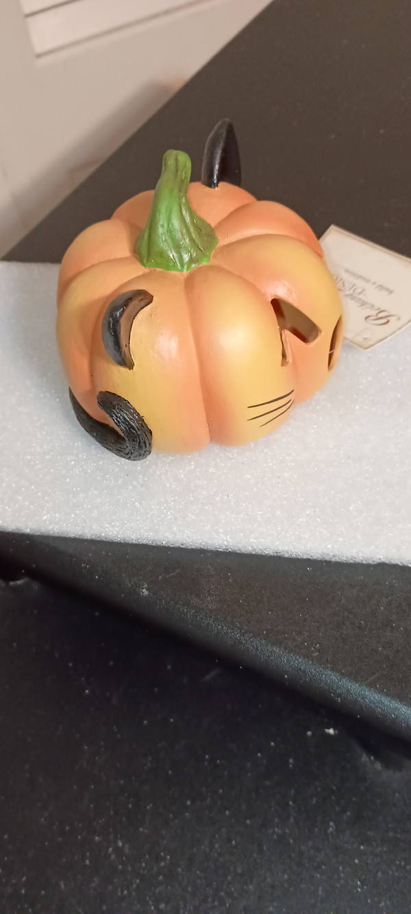 BETHANY LOWE-2025 PUMPKIN CAT LUMINARY-NEW