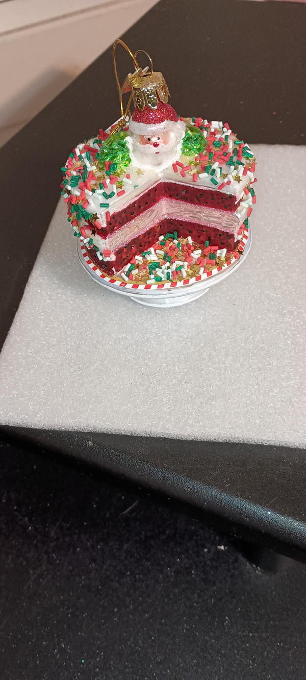 KURT ADLER-NOBLE GEMS- GLASS RED VELVET CAKE WITH STAND ORNAMENT-NEW-2025