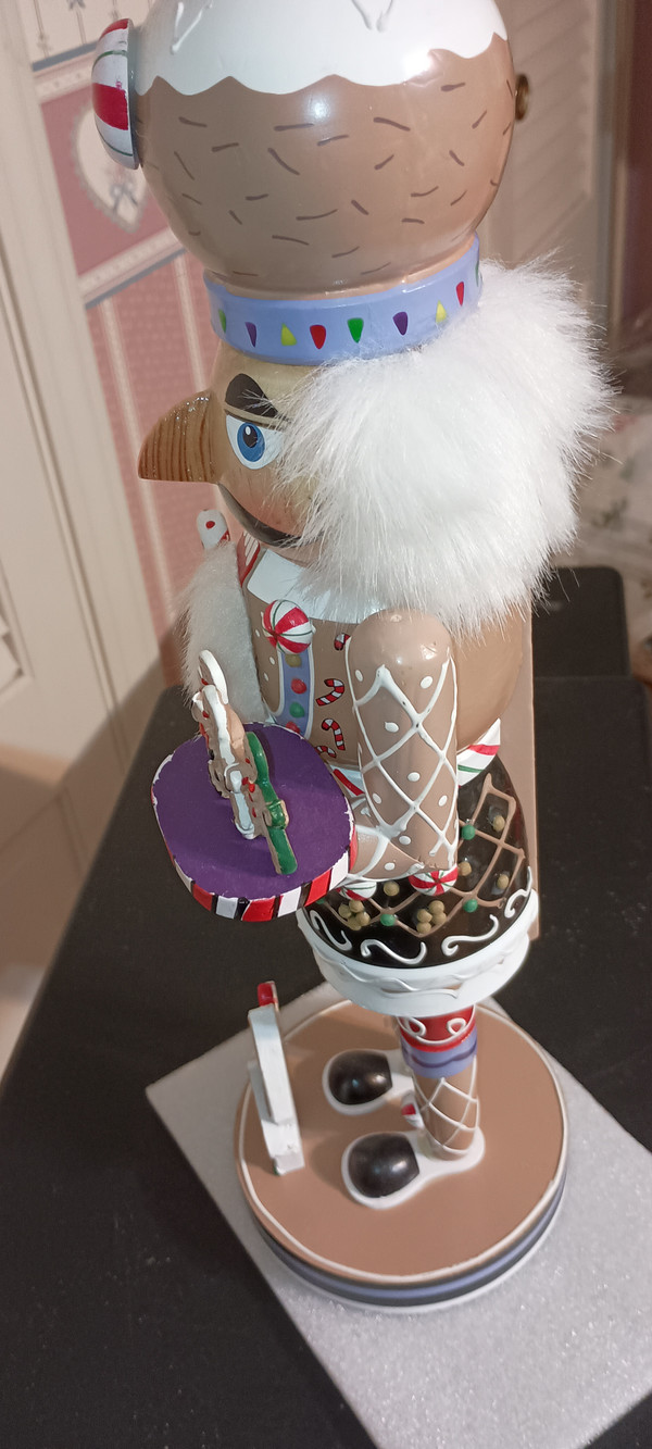 KURT ADLER- 2021- GINGERBREAD MAN NUTCRACKER-NEW IN BOX.