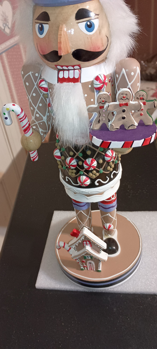 KURT ADLER- 2021- GINGERBREAD MAN NUTCRACKER-NEW IN BOX.