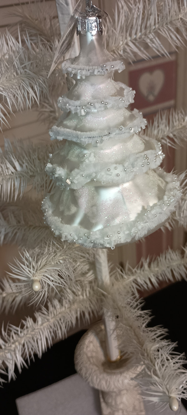 KURT ADLER-NOBLE GEMS-WHITE CHRISTMAS TREE WITH WHITE BEADED TRIM ORNAMENT-NEW