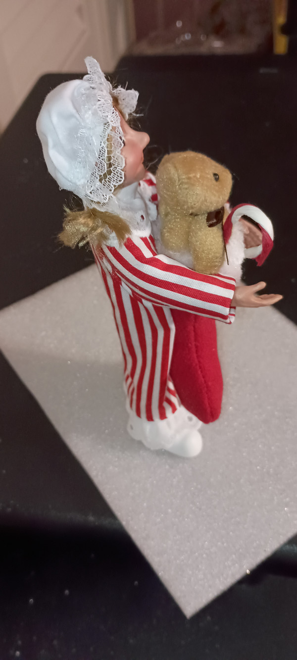 BYERS CHOICE CAROLER -2025-TODDLER GIRL IN PAJAMAS-NEW