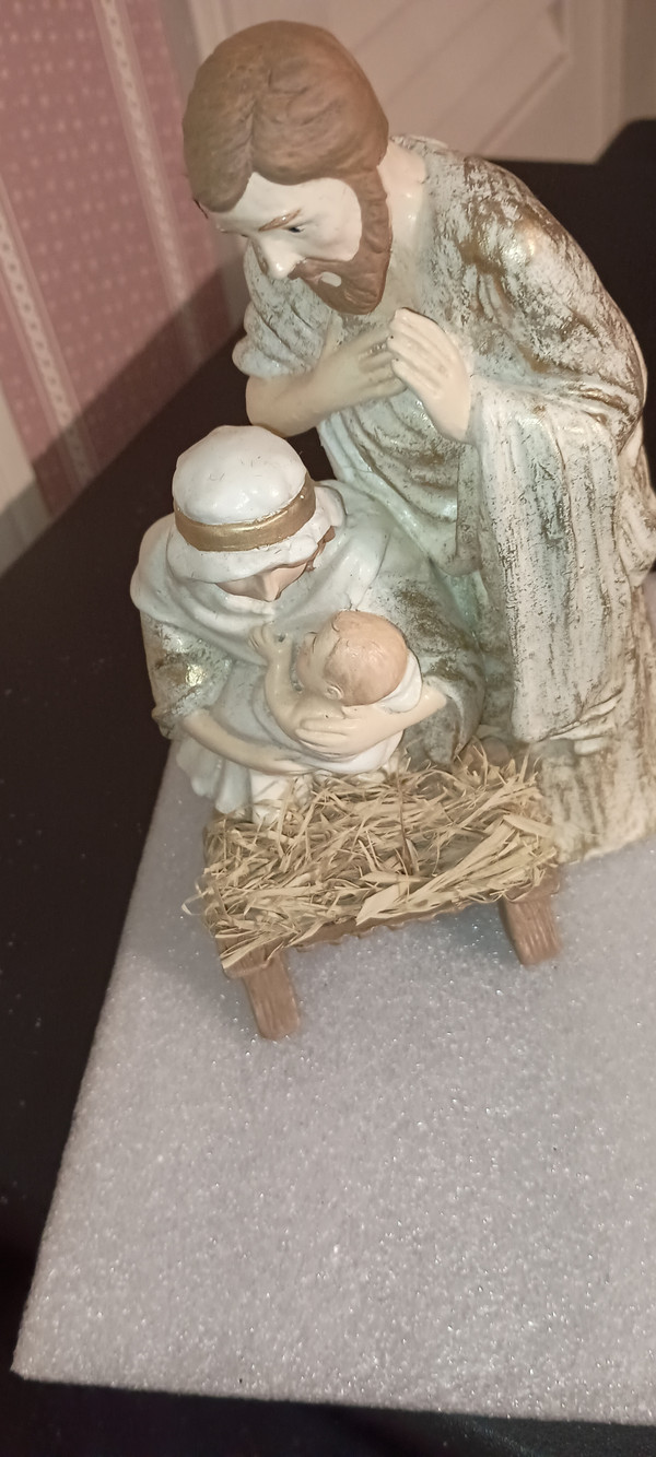 BETHANY LOWE- 2023 HOLIDAY- MARY JOSEPH & CHRIST CHILD FIGURE-NEW