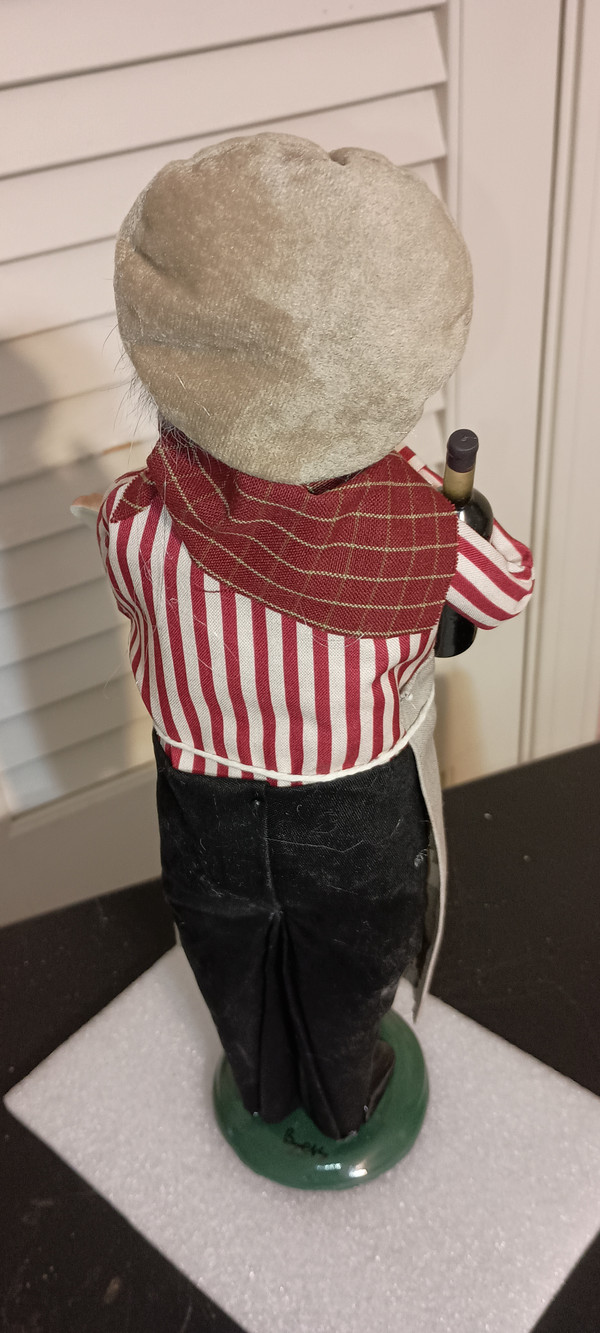 BYERS CHOICE CAROLER-2025- ITALIAN GRANDFATHER-NEW