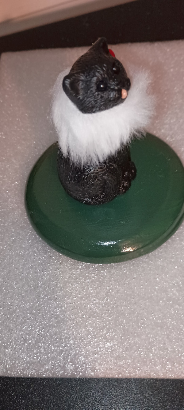 BYERS CHOICE CAROLERS ACCESSORY-BLACK CAT WITH FUR COLLAR-NEW-2025
