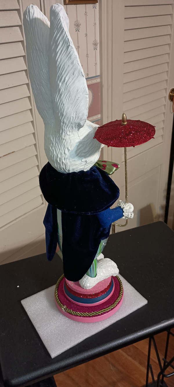 KURT ADLER-WHITE RABBIT NUTCRACKER-NEW IN BOX