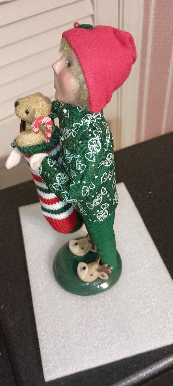 BYERS CHOICE CAROLER-STOCKING FAMILY BOY-NEW 2025