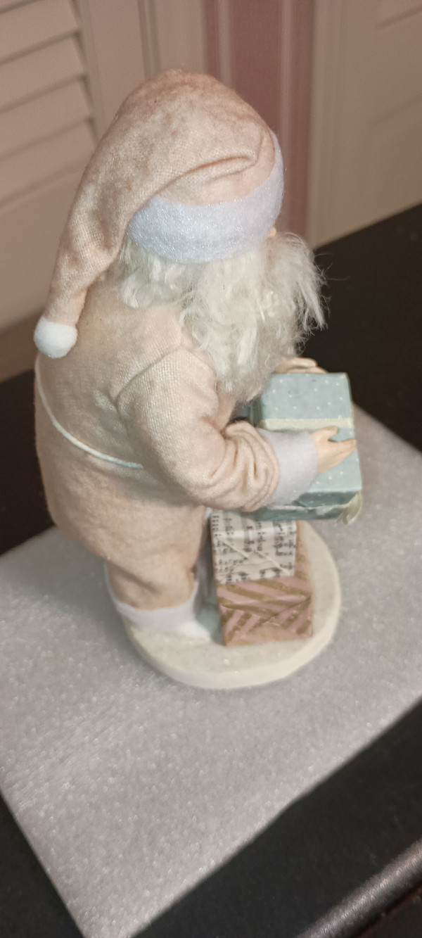 BETHANY LOWE-HOLIDAY-PASTEL PINK SANTA WITH PACKAGE FIGURE-NEW 2023