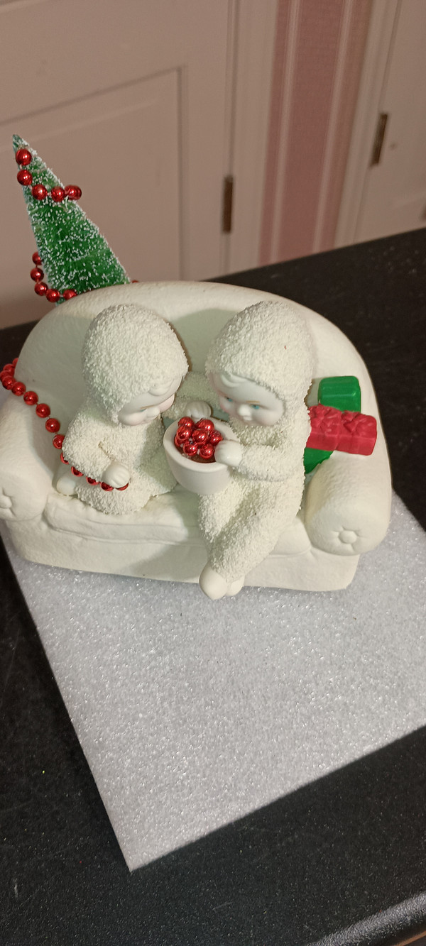 DEPT. 56 SNOWBABIES- STRINGING CRANBERRIE-NEW IN BOX- 2022