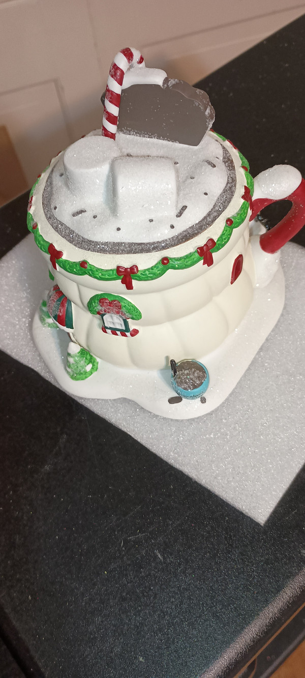 DEPT. 56-NORTH POLE VILLAGE-SANTA'S HOT COCOA CAFE-NEW IN BOX