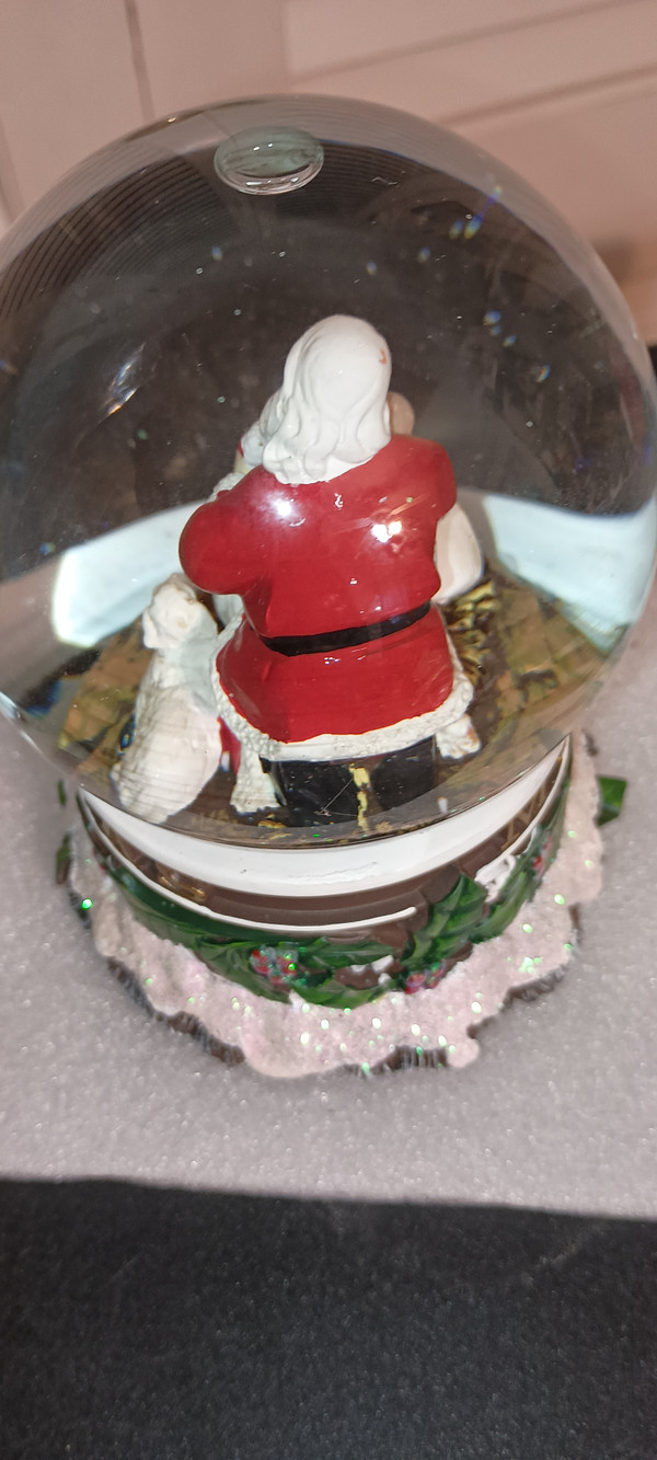 ROMAN- JOSEPH'S STUDIO-GLITTERDOME-MUSICAL KNEELING SANTA-NEW IN BOX