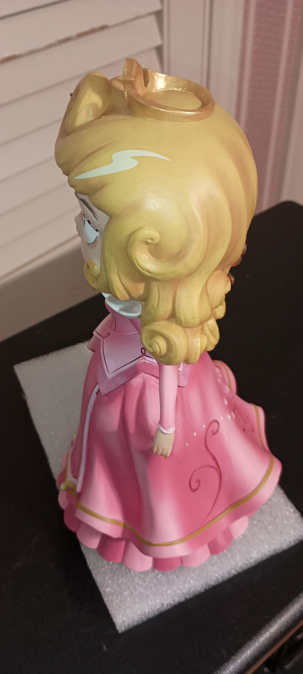 MISS MINDY-DISNEY SHOWCASE-DELUXE PRINCESS AURORA FIGURINE- LIGHTS-NEW IN BOX