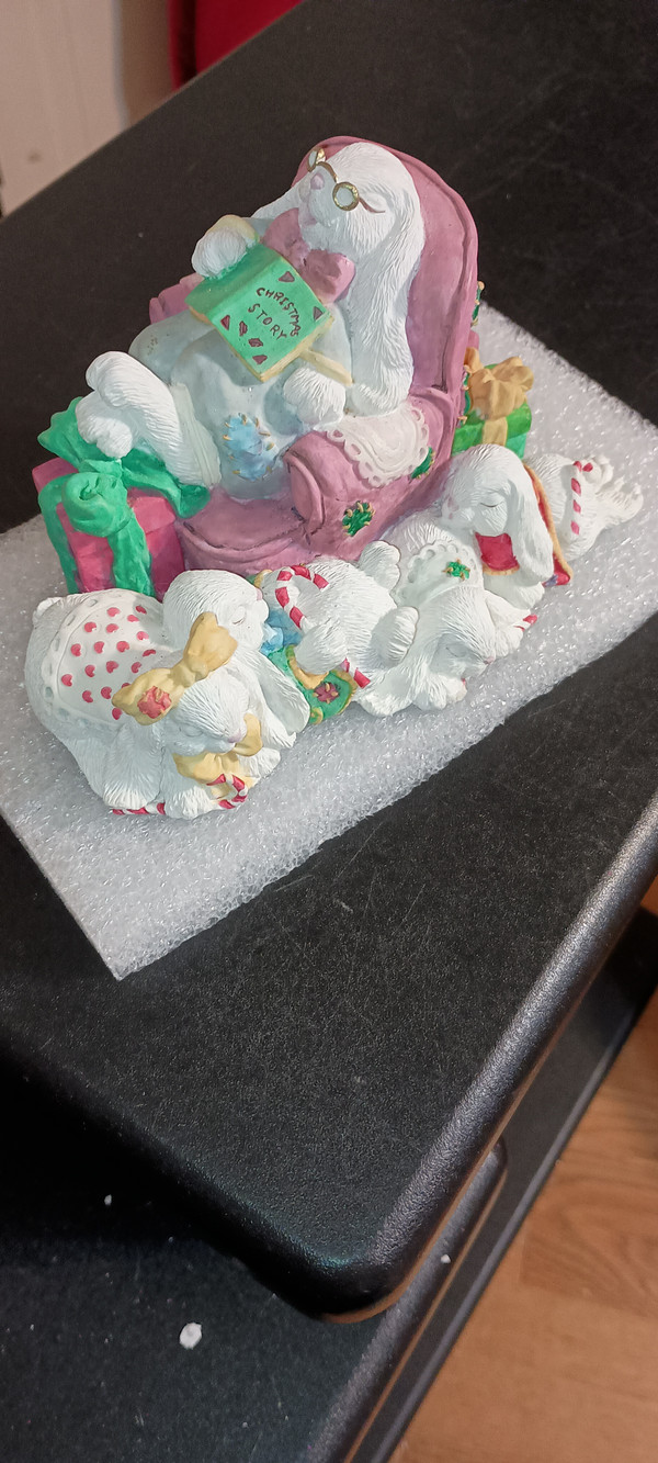 PATCHVILLE BUNNIES-1994 FIGURINE- TWAS THE NIGHT BEFORE CHRISTMAS-NEW.