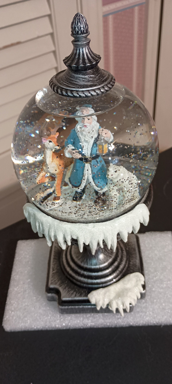 ROMAN-2019-GLITTERDOME-BLUE SANTA WITH ANIMALS-LED SWIRL-NEW IN BOX