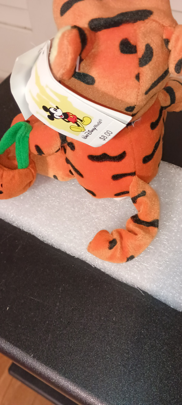 WALT DISNEY WORLD-2001 HALLOWEEN BEAN BAG PLUSH-WINNIE THE POOH DRESSED AS TIGGER-NEW WITH TAGS