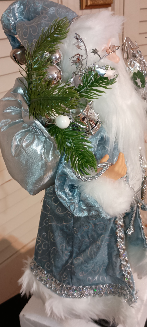 KSA KRINGLES 17"H BLUE & WHITE SANTA TABLE TOP.