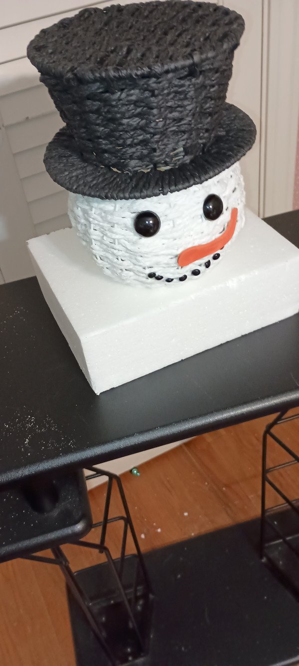 C&F HOME HOLIDAY COLLECTION- SNOWMAN HAND WOVEN BASKET-NEW-2025