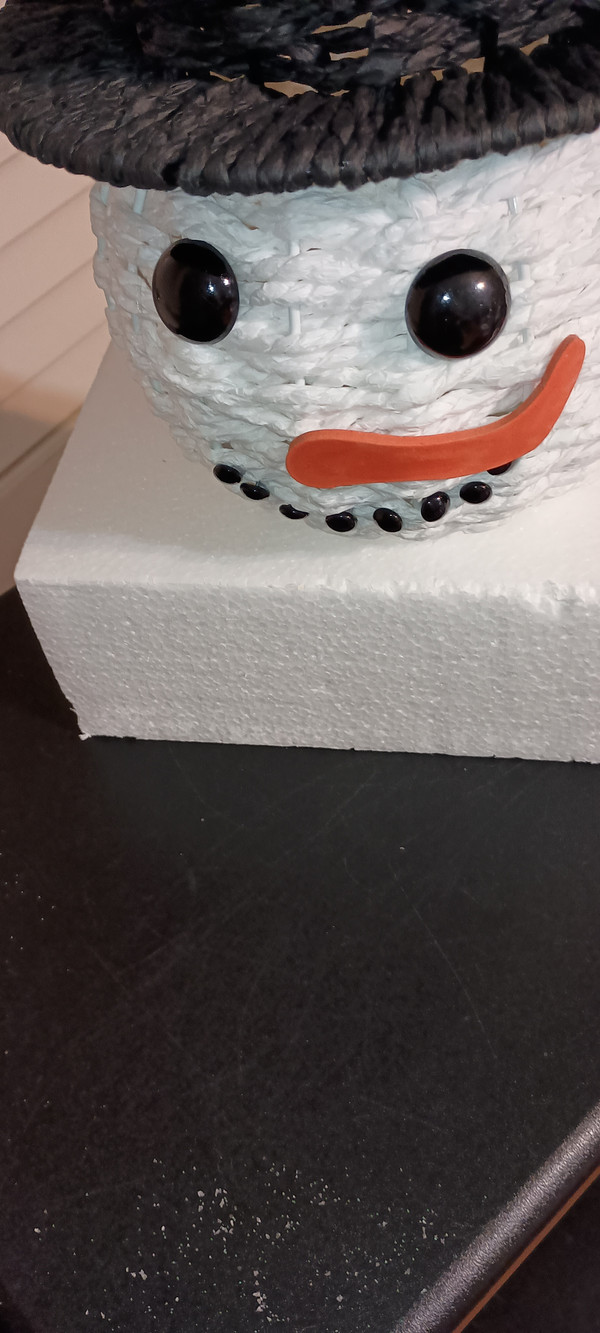 C&F HOME HOLIDAY COLLECTION- SNOWMAN HAND WOVEN BASKET-NEW-2025