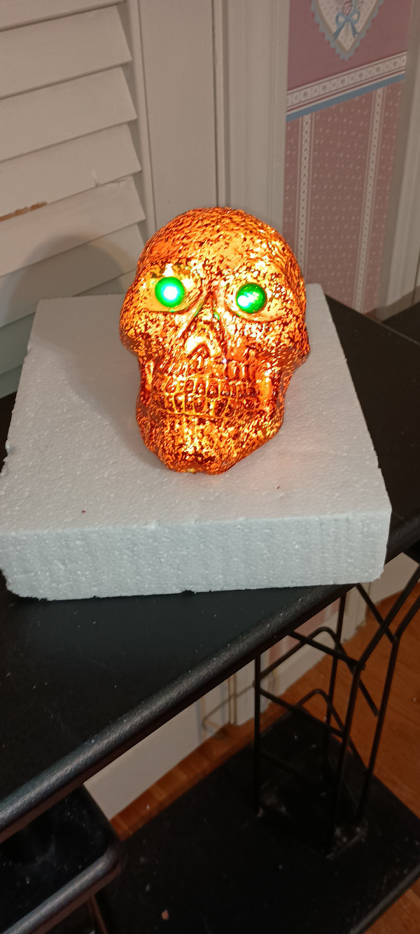 KURT AGLER HALLOWEEN BATTERY OPERATED ORANGE SKULL-NEW