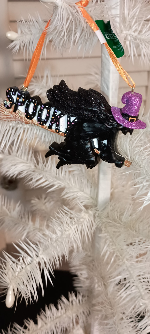 KURT ADLER-2025-HALLOWEE             N SPOOKY WITCH ORNAMENT-NEW