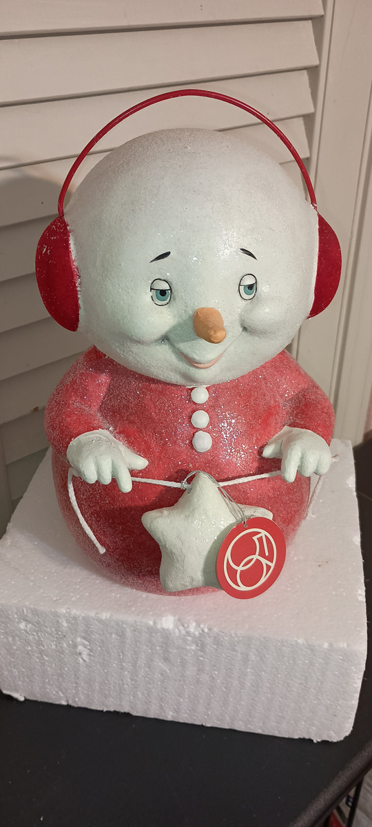 DEPT.56 SNOWPIONS COLLECTION BY KRISTI JENSEN PIERRO-PAPER PULP SNOWMAN FIGURE WITH STAR
