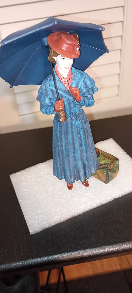 DISNEY SHOWCASE-MARY POPPINS RETURNS FIGURINE-NEW IN BOX