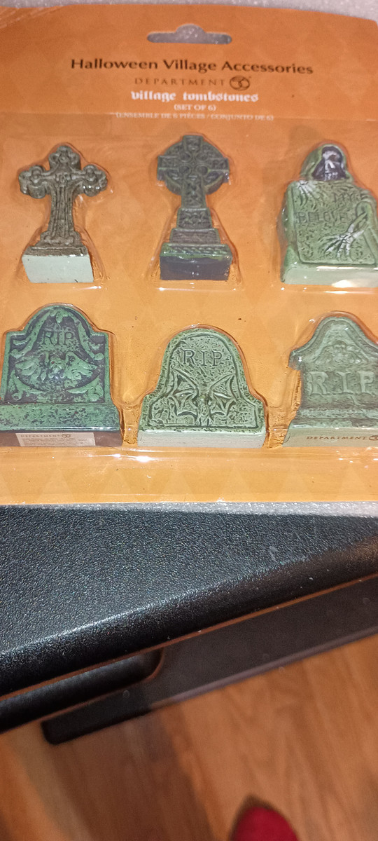 DEPT. 56 HALLOWEEN VILLAGE ACCESSORY-TOMBSTONES-NEW IN PACKAGE