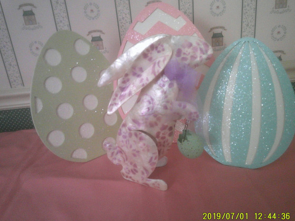 GALLERIE II-2022-LILAC CAPIZ  TOILERABBIT FIGURINE-NEW