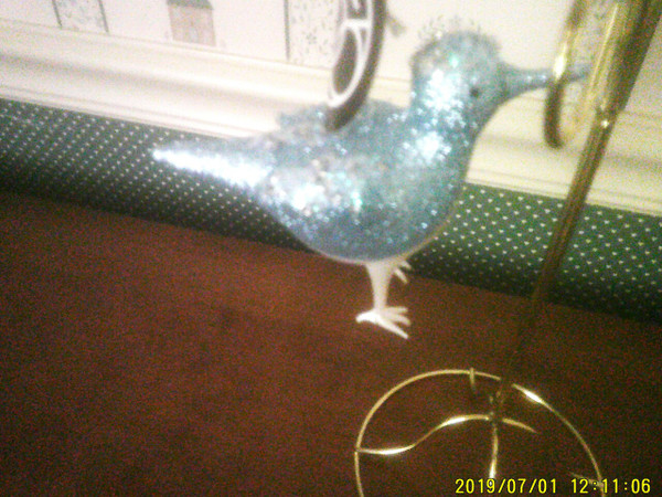 DEPT. 56-2019 COAST TO COAST GLASS PEARL BAY PIPER BIRD ORNAMENT-NEW