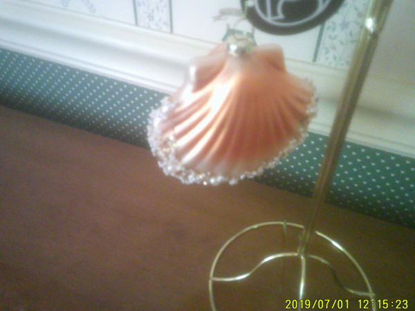 DEPT 56-2019 COAST TO COAST GLASS PACIFIC GOLD SCALLOP SHELL ORNAMENT-NEW