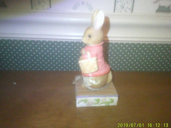JIM SHORE- BEATRIX POTTER -FLOPSY BUNNY FIGURINE-NEW IN BOX.