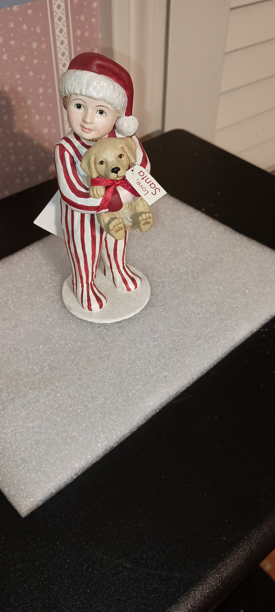 BETHANY LOWE HOLIDAY FIGURINE- LANDON'S PUPPY SURPRISE-NEW