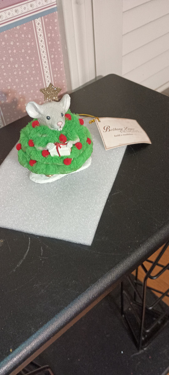 BETHANY LOWE HOLIDAY FIGURINE-JOLLY TREE PIXIE MOUSE-NEW-2024