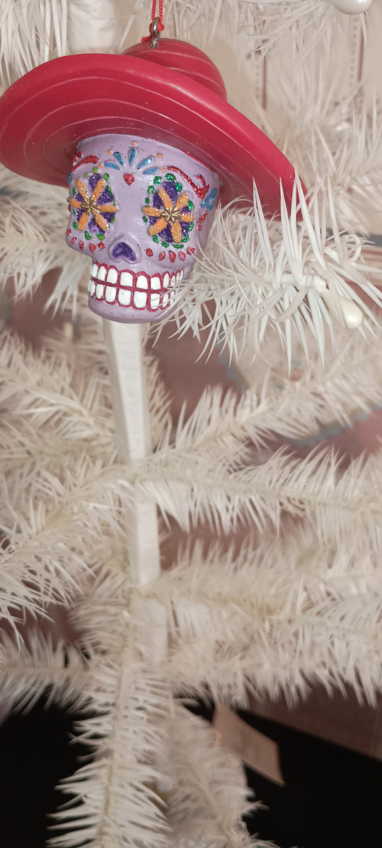KURT ADLER  DAY OF THE DEAD PURPLE  SKULL ORNAMENT-