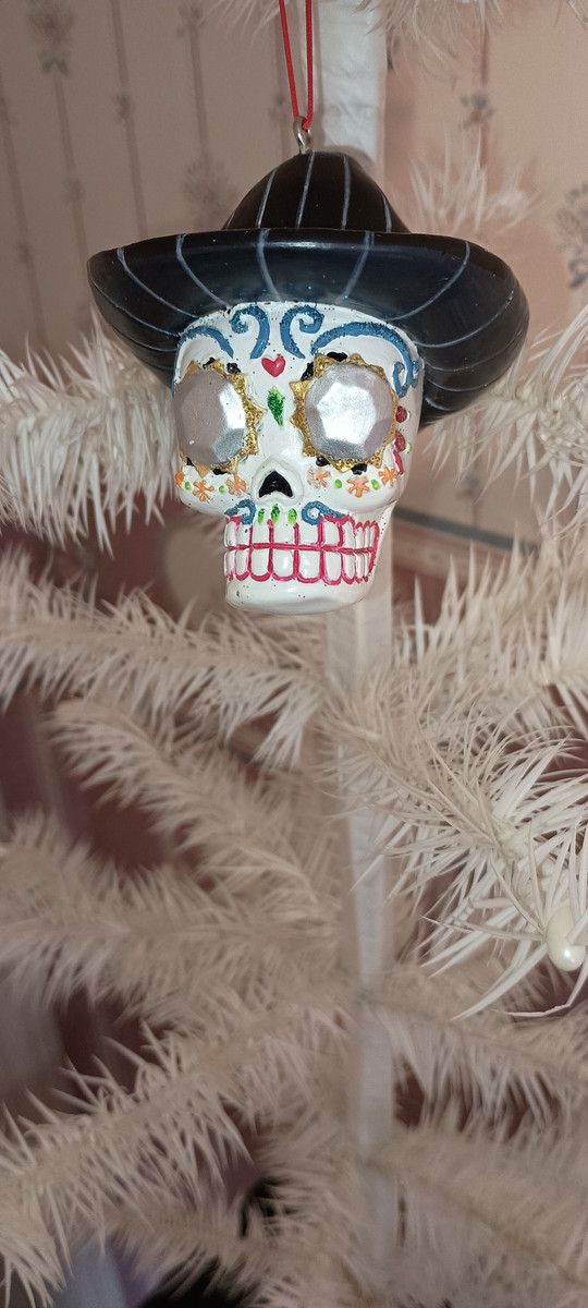 KURT ADLER-DAY OF THE DEAD WHITE SKULL ORNAMENT-NEW