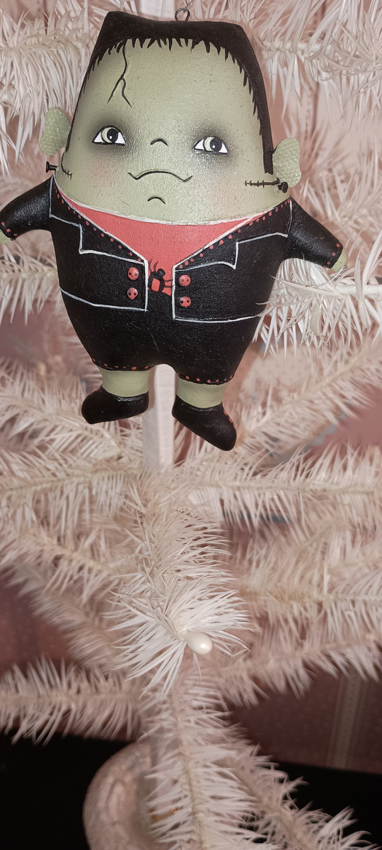 BETHANY LOWE HALLOWEEN ORNAMENT-2022- FRANK BORIS-NEW