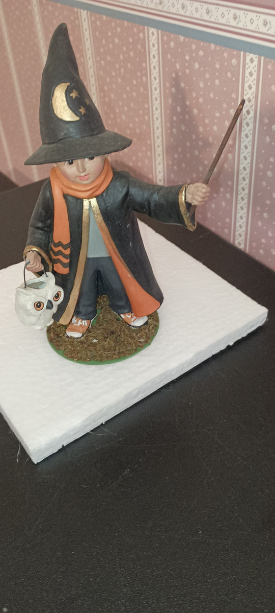BETHANY LOWE HALLOWEEN FIGURINE-2022-WIZARD MATTHEW-NEW
