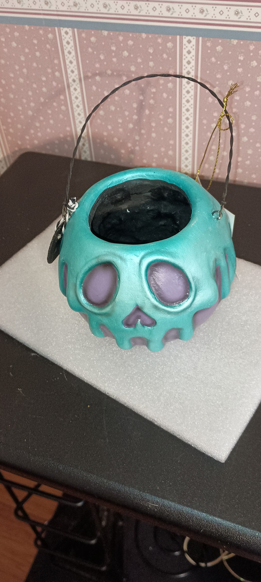 BETHANY LOWE-LEE ANN KRESS-HALLOWEEN SMALL PURPLE APPLE /TURQUOISE POISON BUCKET-NEW
