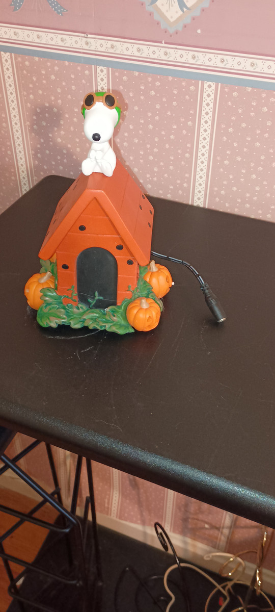 DEPT. 56-PEANUTS VILLAGE-SNOOPY-WORLD WAR 1 FLYING ACE FIGURINE-NEW IN BOX-2021