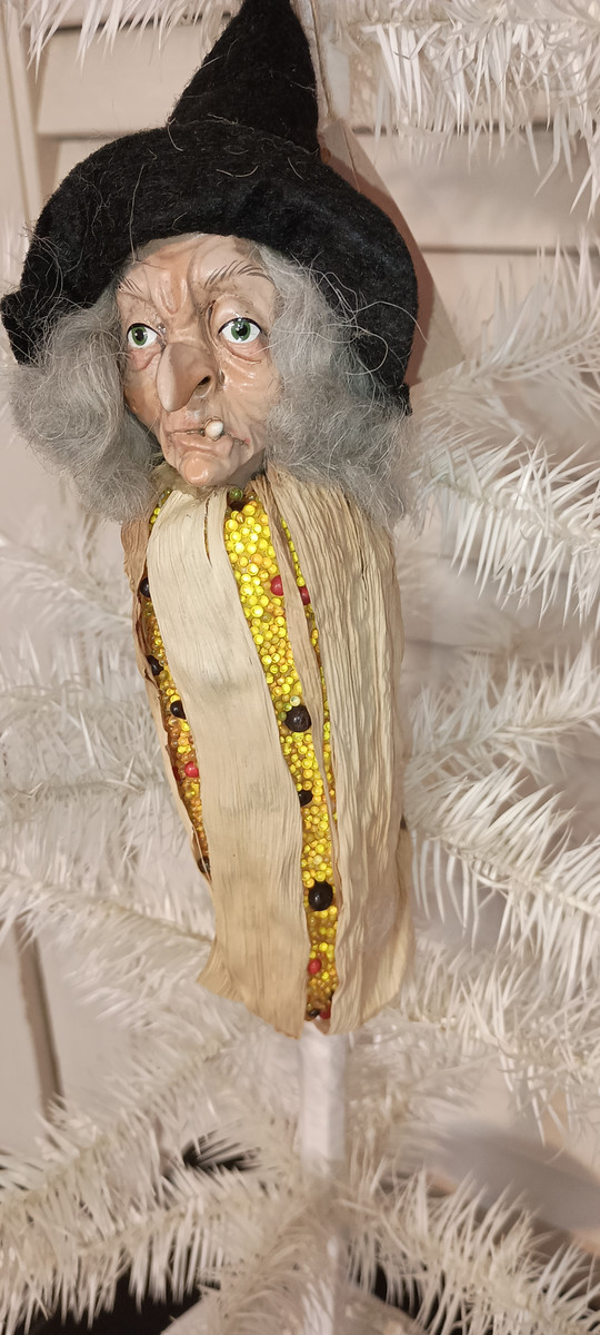 JOE SPENCER-HATHERED TRADITIONS- ARLENE INDIAN CORN WITCH ORNAMENT-NEW