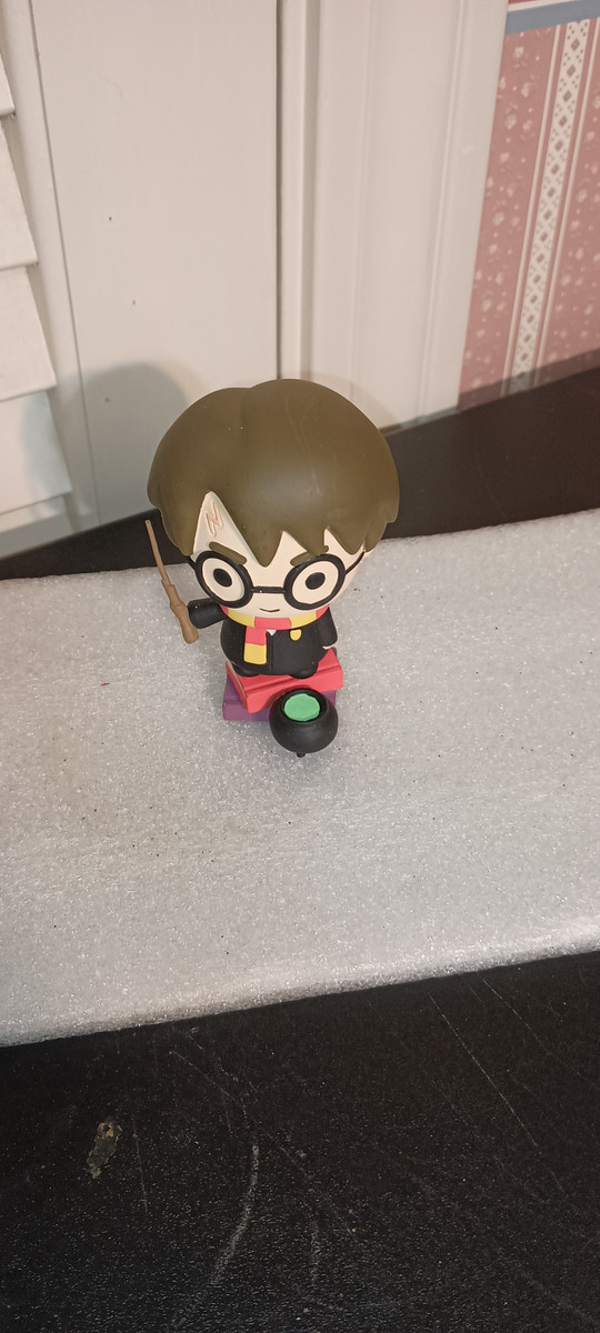 WIZARDING WORLD OF HARRY POTTER-CHIBI -SERIES 1 CHARMS-HARRY-NEW IN BOX