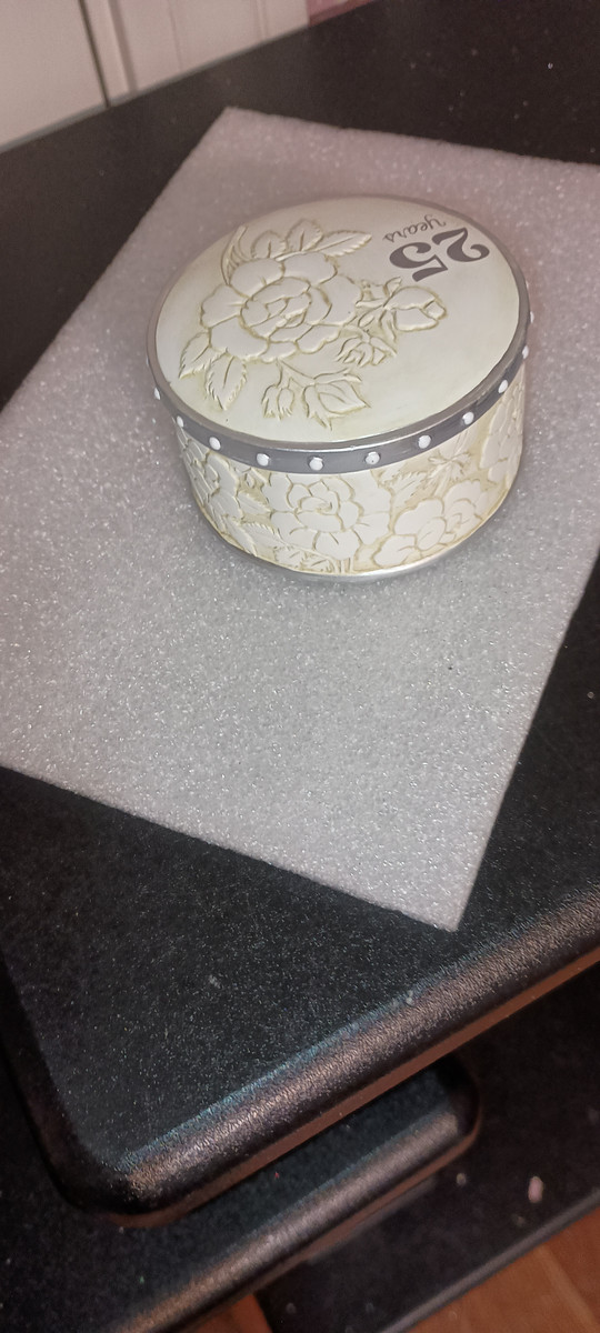 ENESCO-GREGG GIFTS- 25TH ANNIVERSARY KEEPAKE BOX-NEW