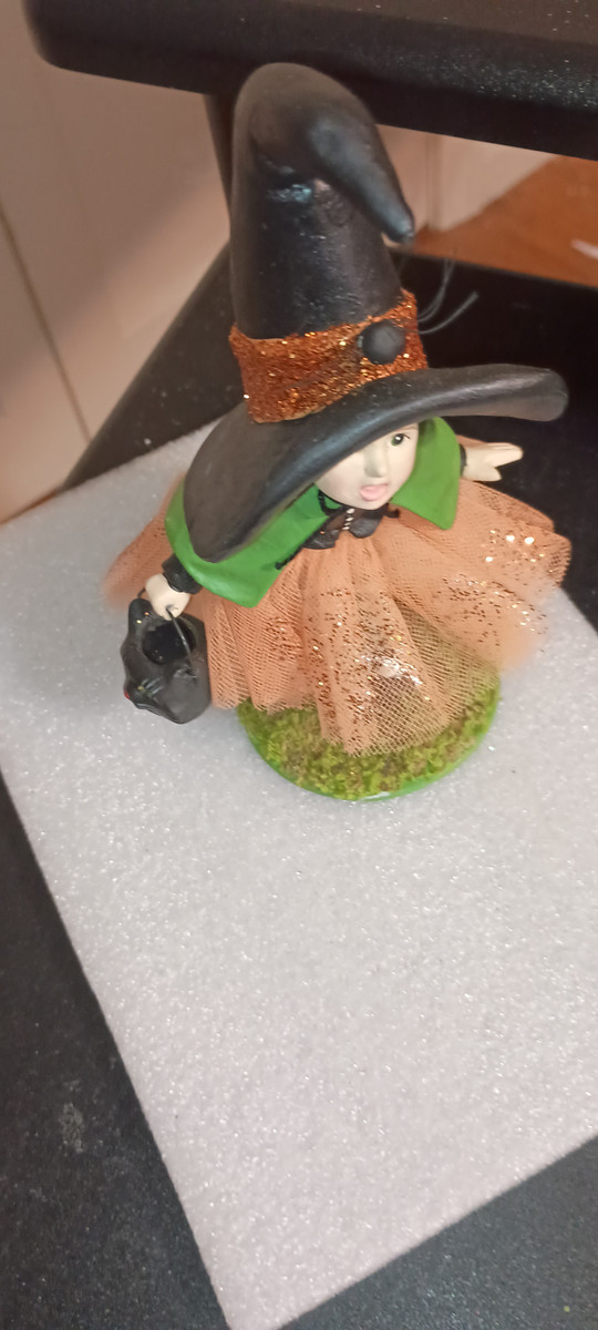 BETHANY LOWE-2025 HALLOWEEN FIGURINE- LITTLE LAVINA WITCH WITH SPIDER-NEW