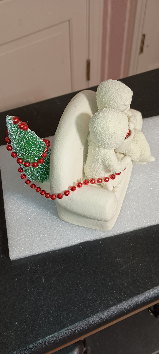 DEPT. 56 SNOWBABIES- STRINGING CRANBERRIE-NEW IN BOX- 2022