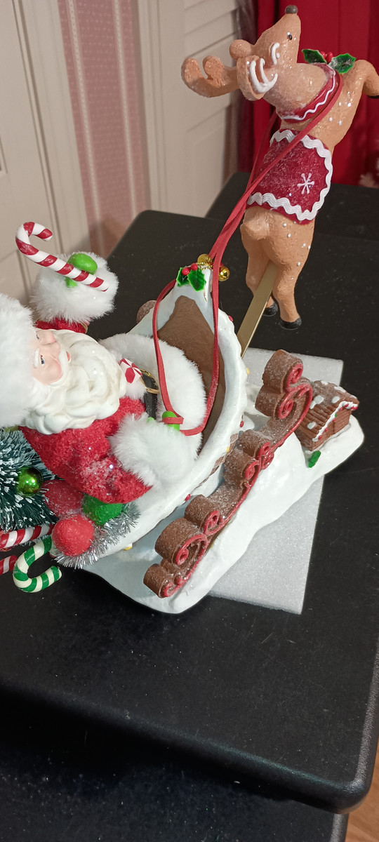 KSA- FABRICHE SANTA SITTING IN GINGERBREAD SLEIGH-NEW IN BOX
