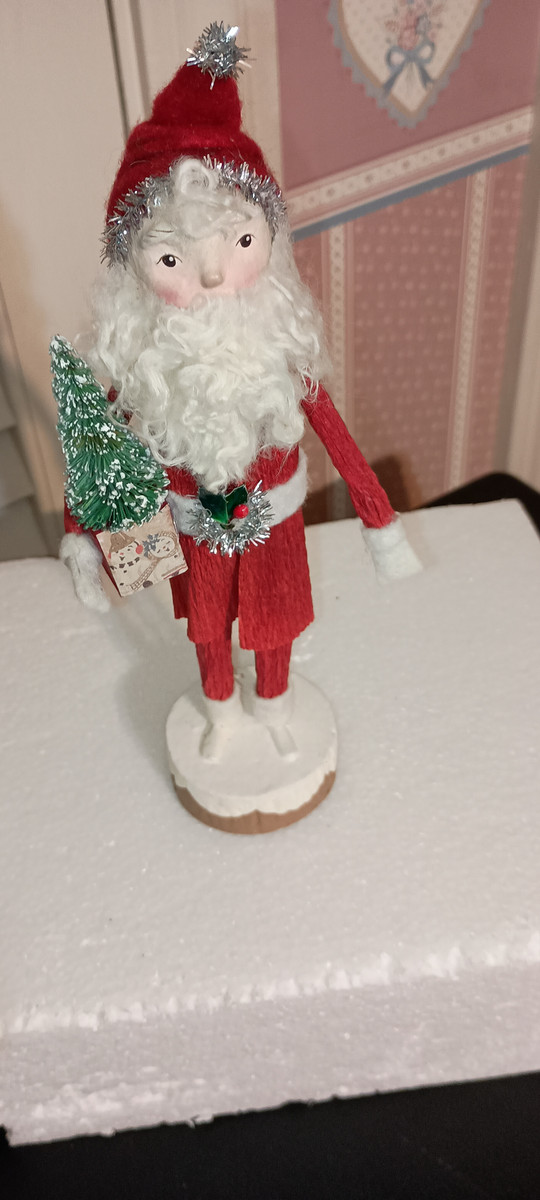 BETHAY LOWE-HOLIDAY SWEET SANTA HOLDING TREE FIGURINE-NEW