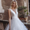 A-line V-neck Sleeveless Tulle Wedding Dress Tea-length Bridal Gown