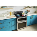 Cuisinière électrique à four double et convection véritable - 30 po - 6.7 pi cu Maytag® YMET8800FZ