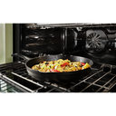 Cuisinière commerciale intelligente bicombustible KitchenAid® avec plaque chauffante, 48 po KFDC558JSC